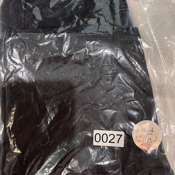 TORY BURCH JEANS, BLACK SIZE: 2, MEASUREMENTS: WAIST: 13”, INSEAM: 28, RISE: 9”. - Picture 12 of 12